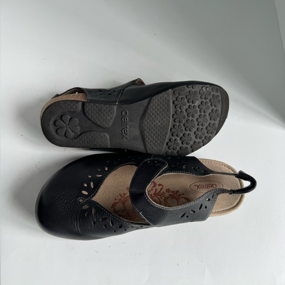 Aetrex Black Leather Cheryl Mary janes Size 9 - Picture 15 of 15